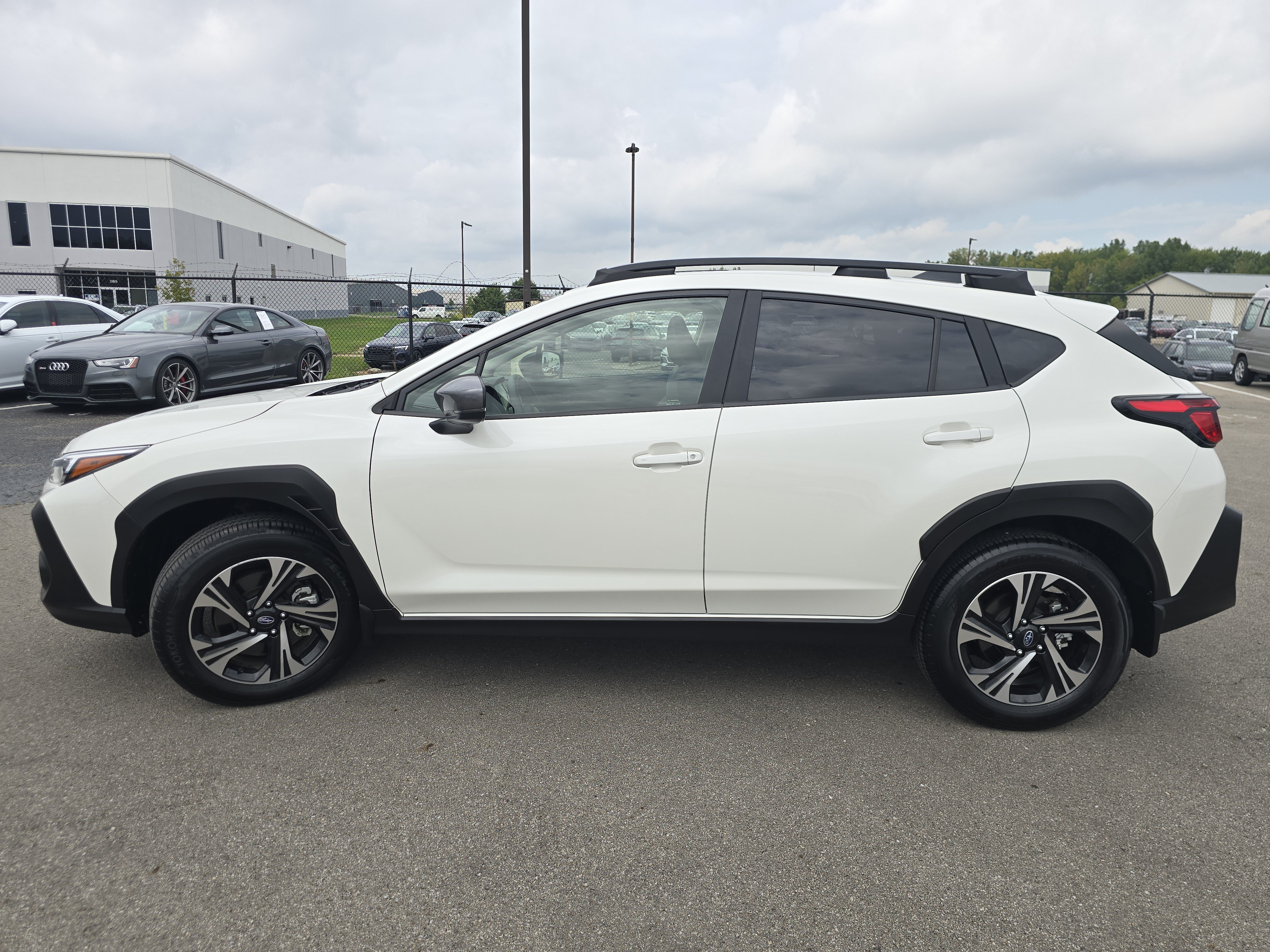 Used 2024 Subaru Crosstrek 2.0i Premium AWD/4WD image 4