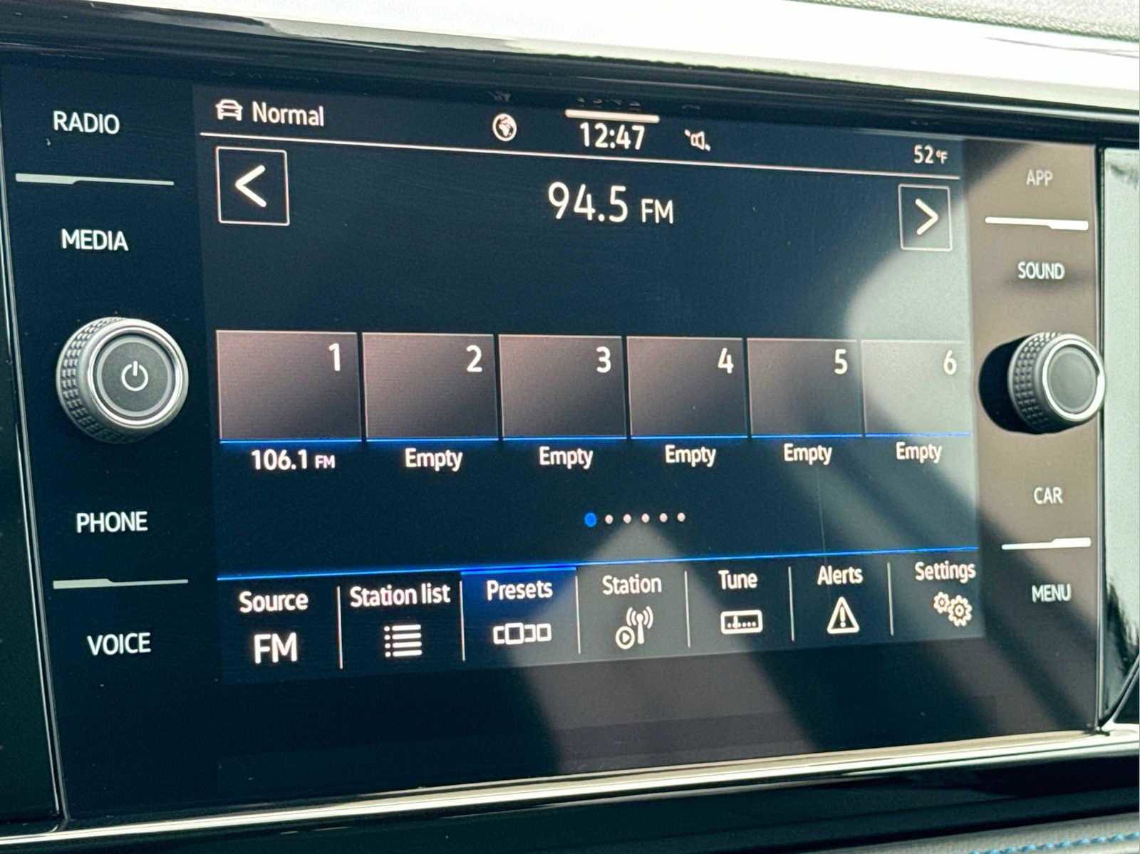 Certified 2024 Volkswagen Taos SE image 41