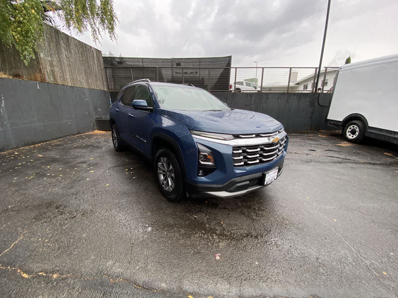 Used 2025 Chevrolet Equinox LT w/ Convenience Package II AWD/4WD image 8
