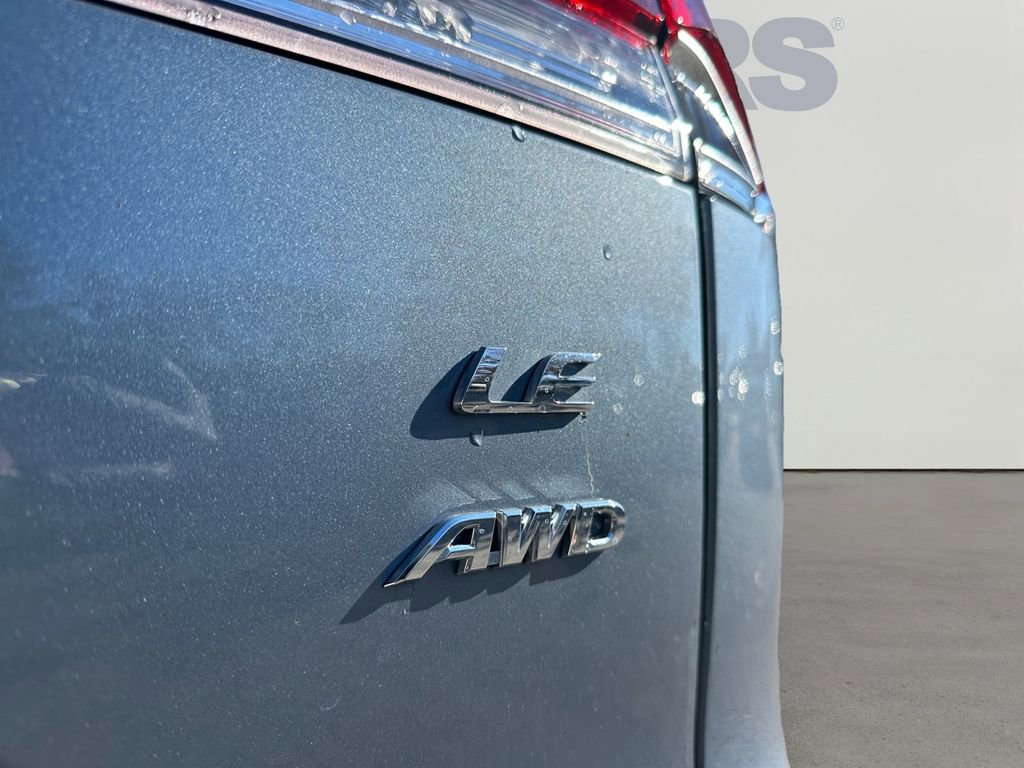 Used 2024 Toyota Corolla Cross LE image 31