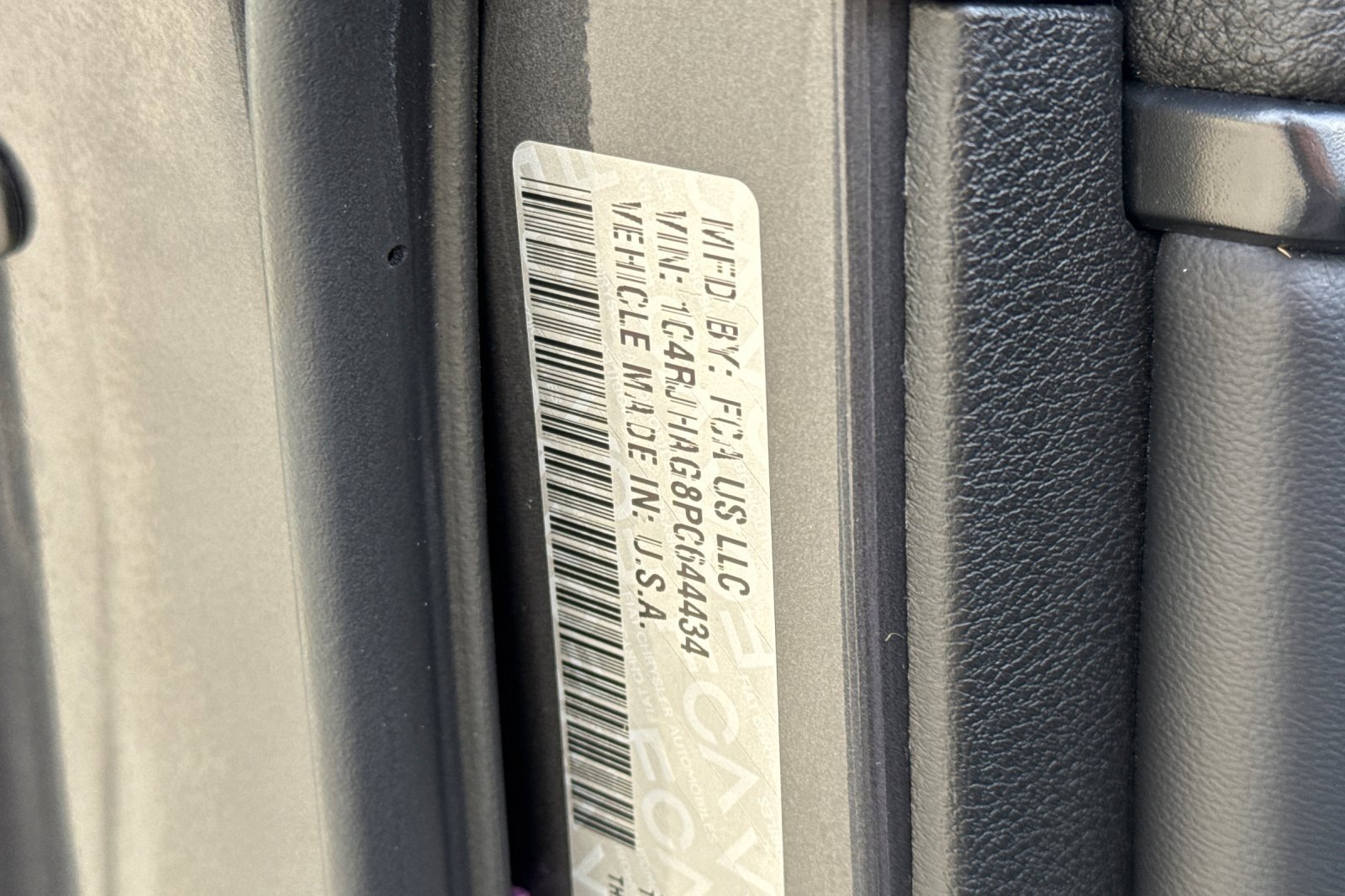 Used 2023 Jeep Grand Cherokee Laredo image 34