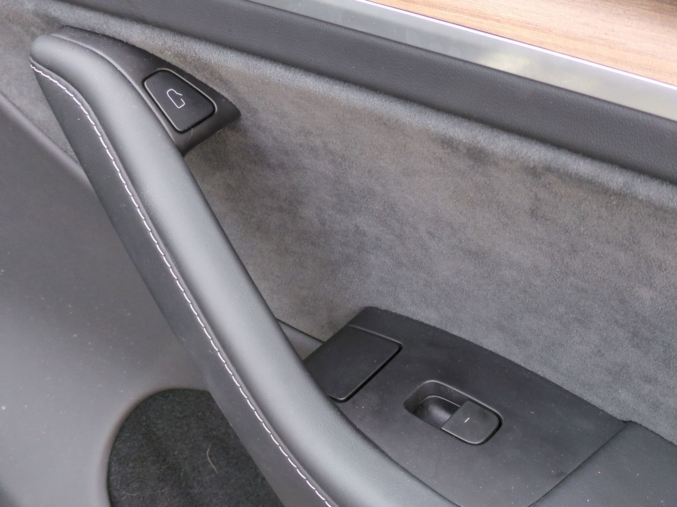 Used 2024 Tesla Model Y Long Range image 36