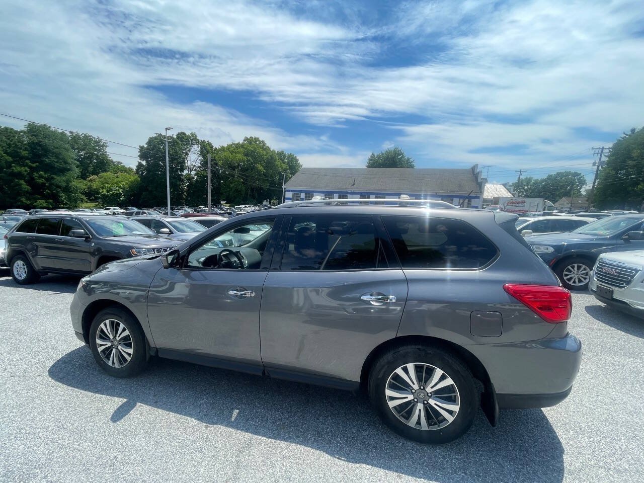 Used 2017 Nissan Pathfinder SL w/ SL Premium Package AWD/4WD image 9