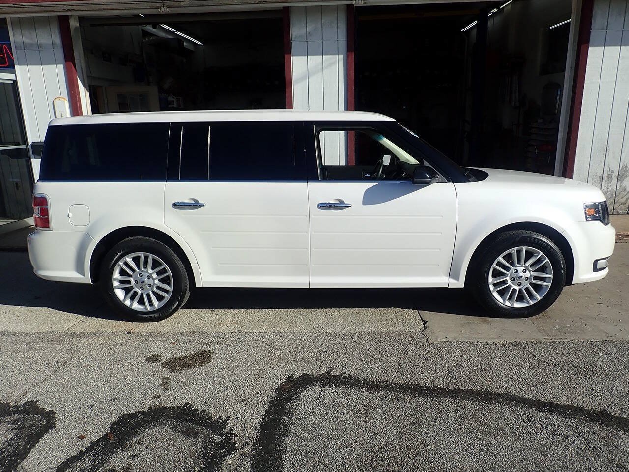 Used 2019 Ford Flex SEL w/ Equipment Group 202A AWD/4WD image 24