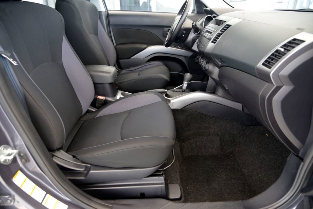 Used 2008 Mitsubishi Outlander ES FWD image 28