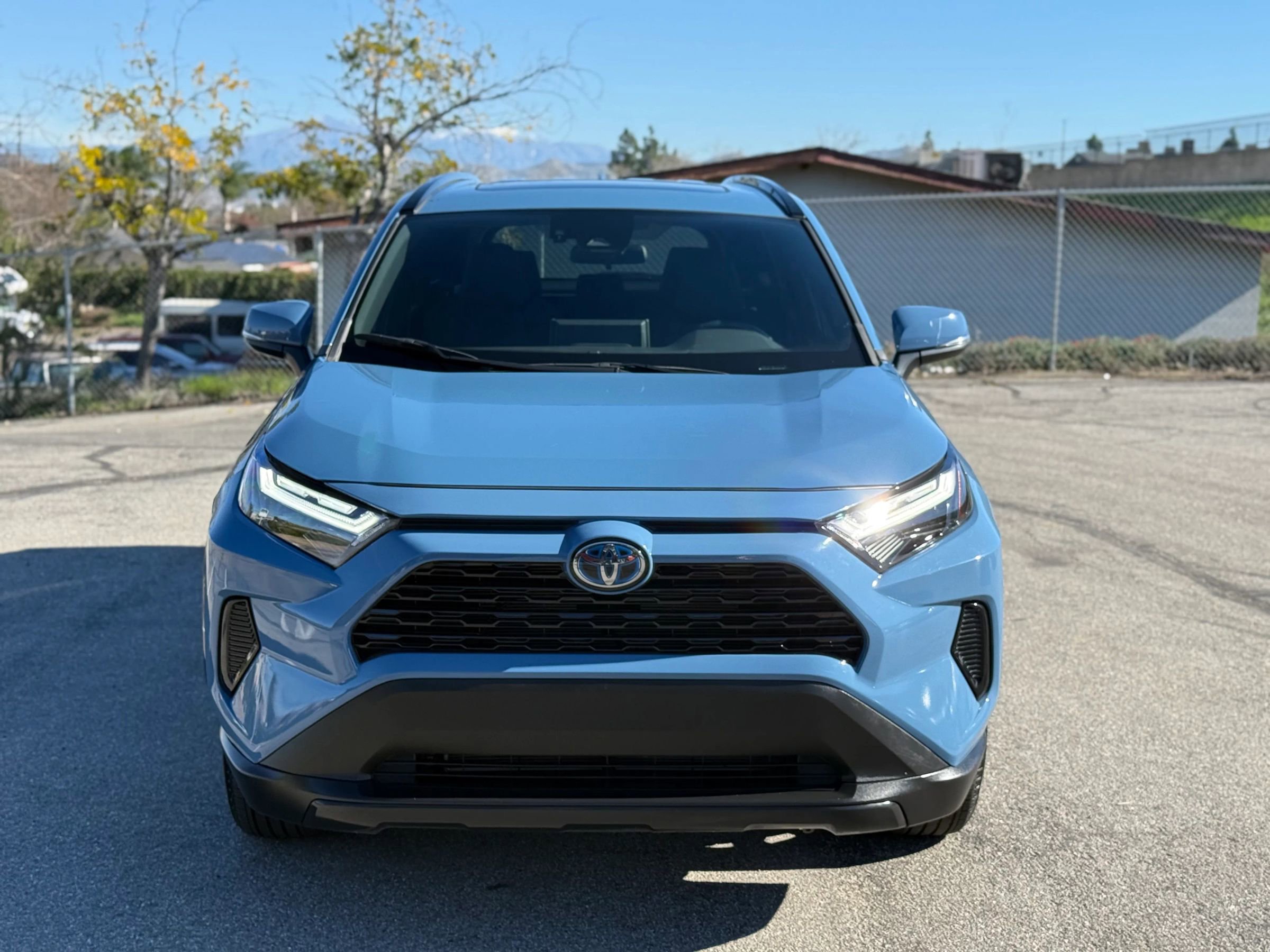 Used 2022 Toyota RAV4 SE w/ Convenience Package image 6