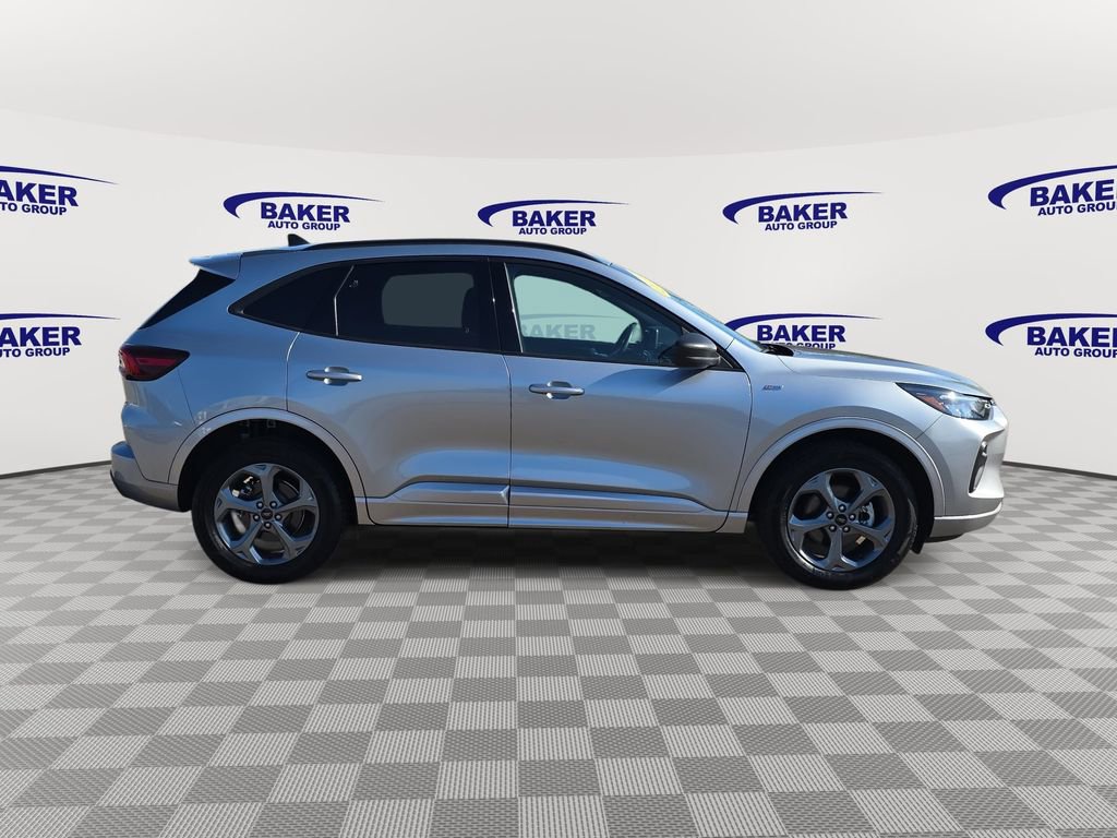 Used 2023 Ford Escape ST-Line AWD/4WD image 4