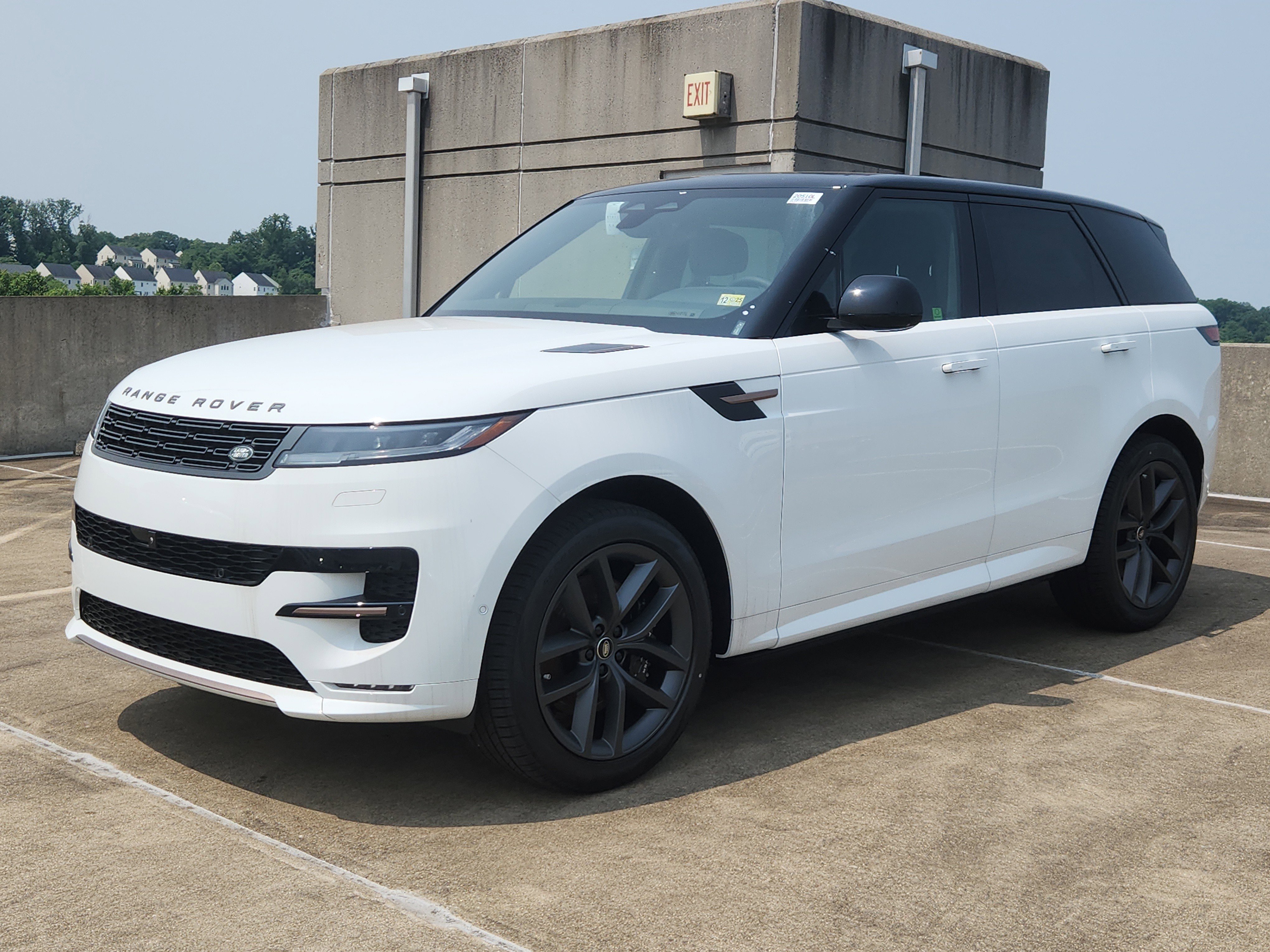 New 2025 Land Rover Range Rover Sport Dynamic SE