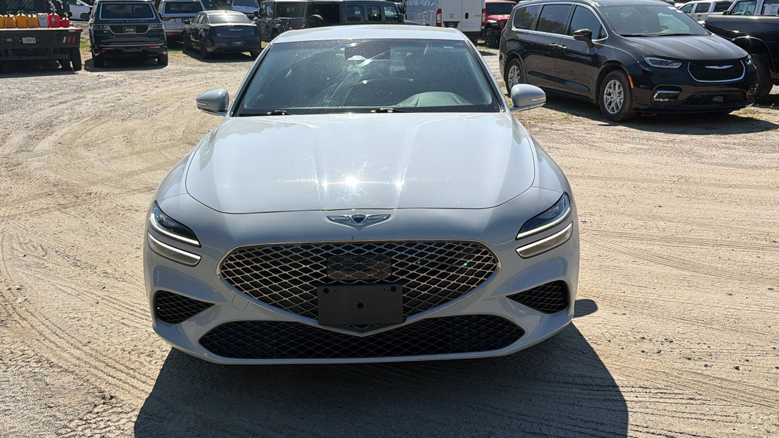 Used 2022 Genesis G70 2.0T image 3