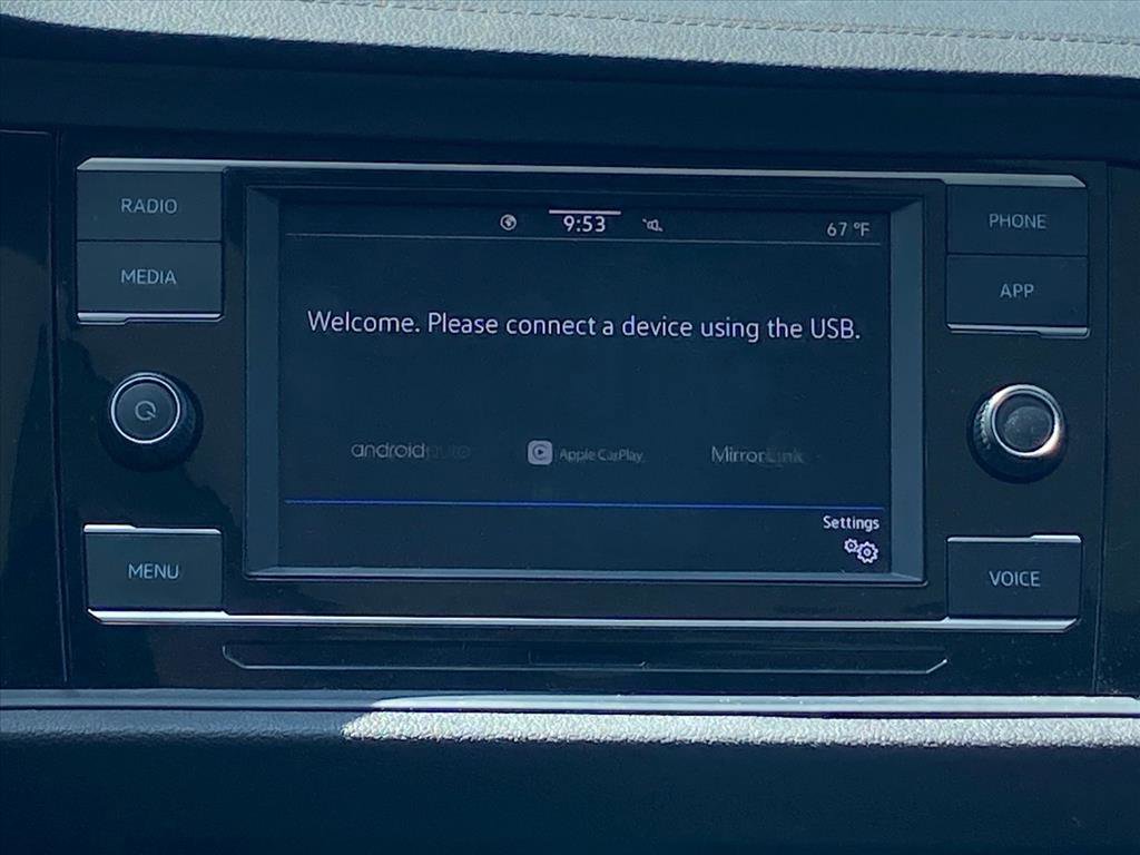 Certified 2023 Volkswagen Jetta SE w/ Panoramic Sunroof Package image 8