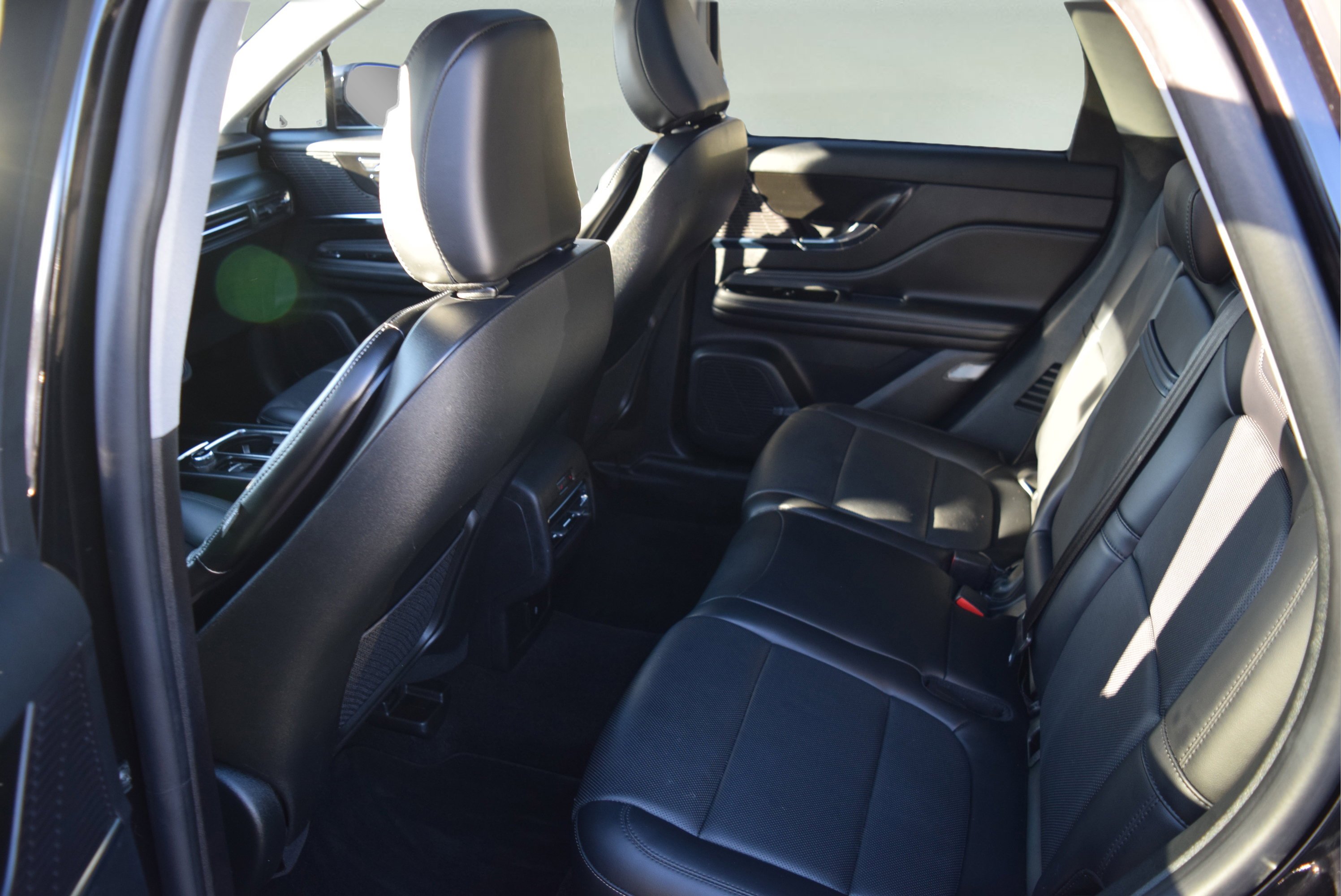 Used 2022 Lincoln Corsair AWD w/ Premium Package image 7