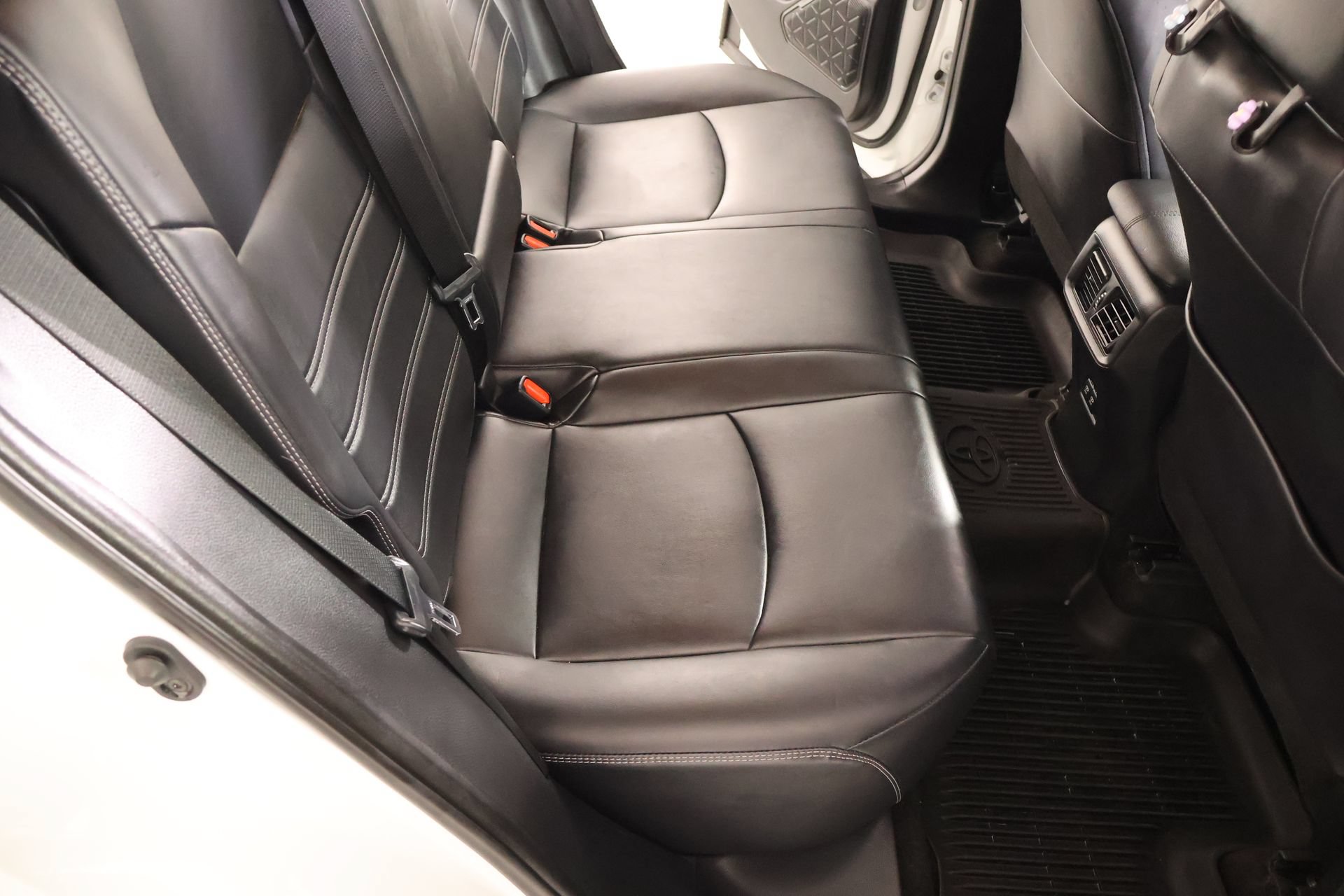 Used 2020 Toyota RAV4 XLE Premium AWD/4WD image 14
