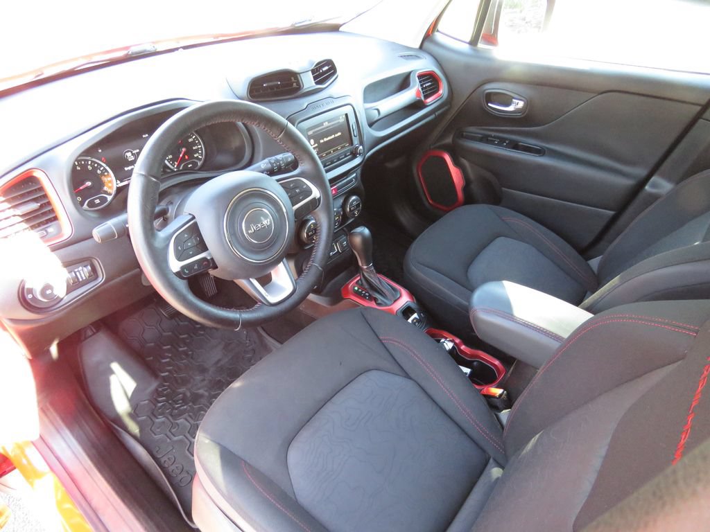 Used 2015 Jeep Renegade Trailhawk w/ Popular Equipment Group AWD/4WD image 11