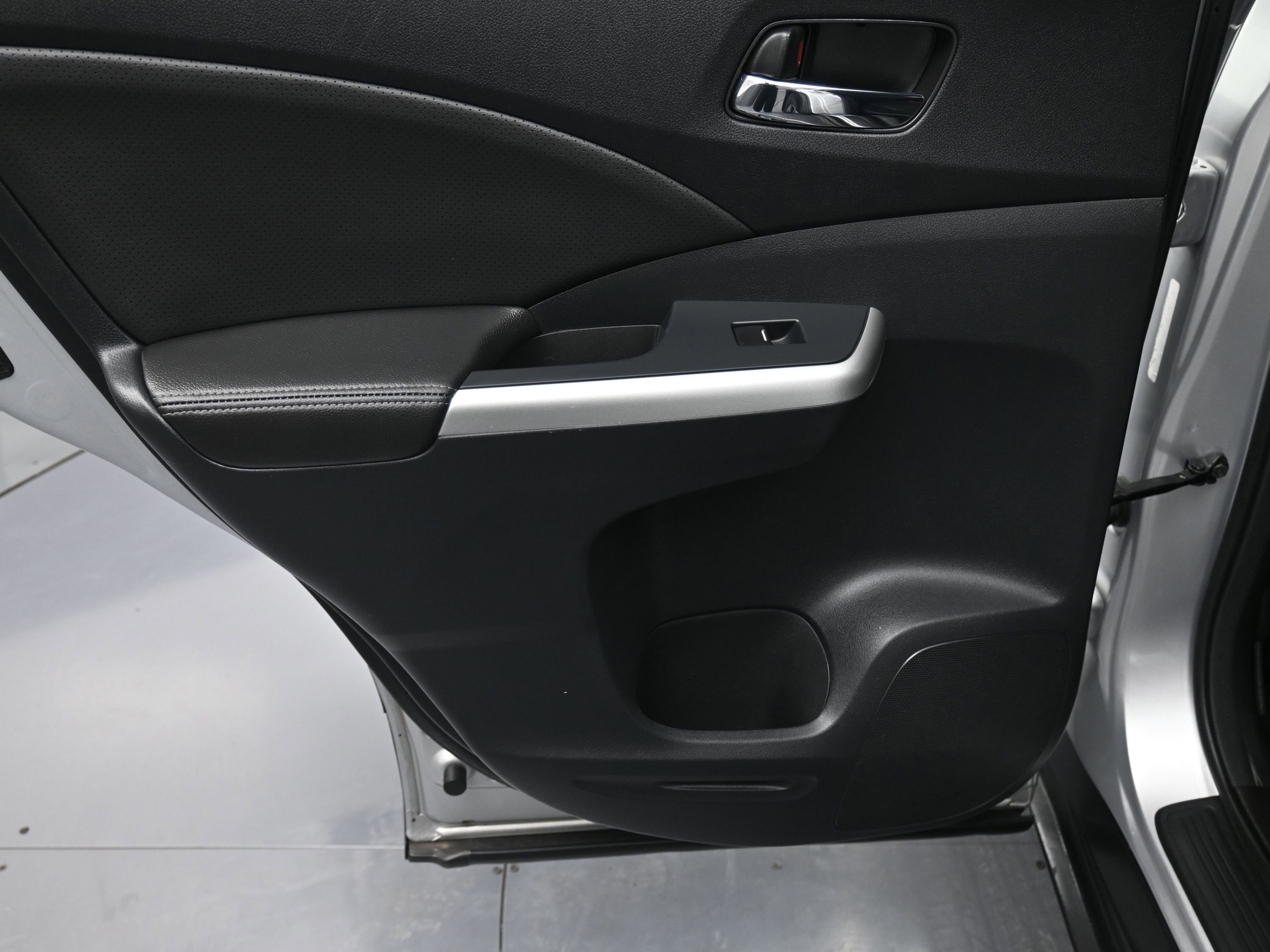 Used 2016 Honda CR-V Touring image 28