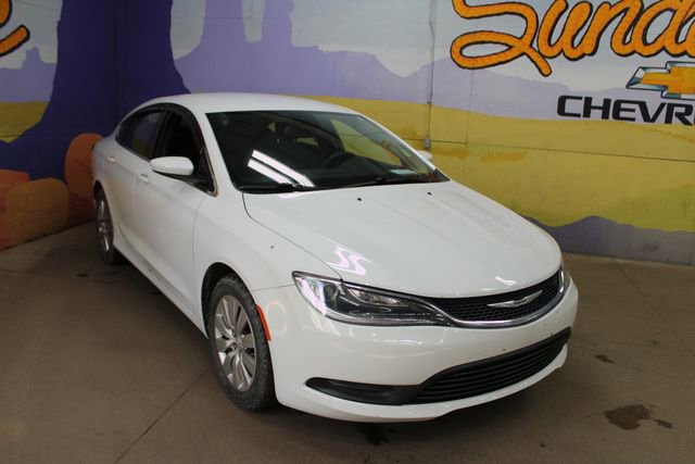 Used 2016 Chrysler 200 LX FWD image 2