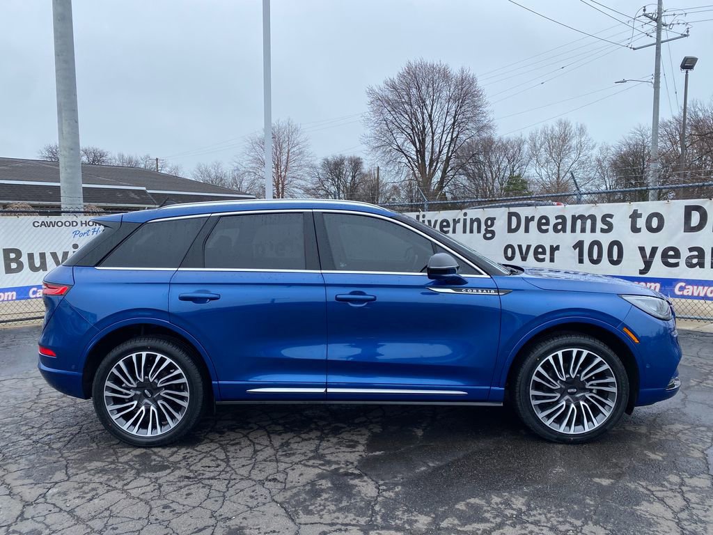 Used 2021 Lincoln Corsair Reserve w/ Equipment Group 201A AWD/4WD image 2