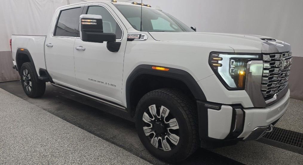 Used 2024 GMC Sierra 2500 Denali w/ Denali Reserve Package image 3