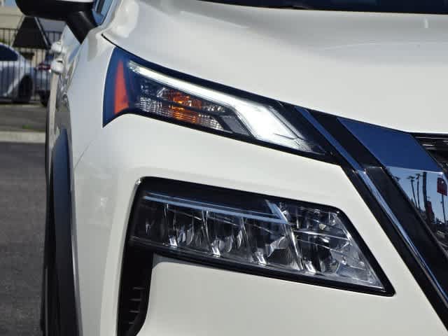 Used 2021 Nissan Rogue SL AWD/4WD image 5
