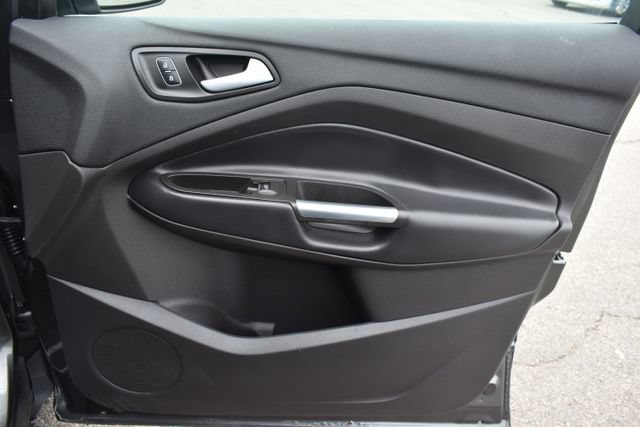 Used 2019 Ford Escape SE FWD image 40