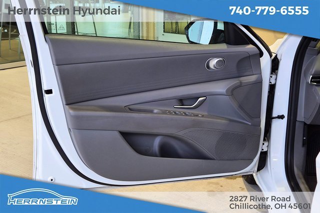 Used 2024 Hyundai Elantra SE image 16