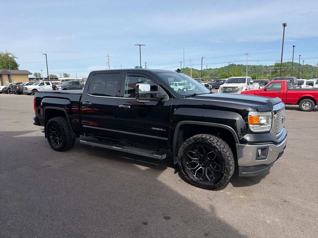 Used 2015 GMC Sierra 1500 Denali w/ Driver Alert Package AWD/4WD image 3