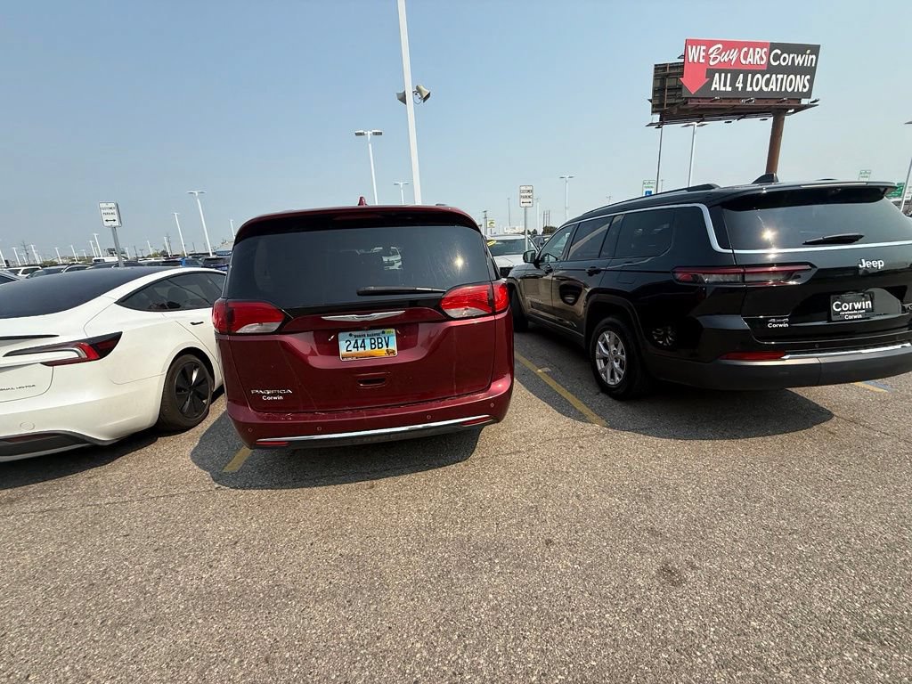 Certified 2019 Chrysler Pacifica Touring-L FWD image 7