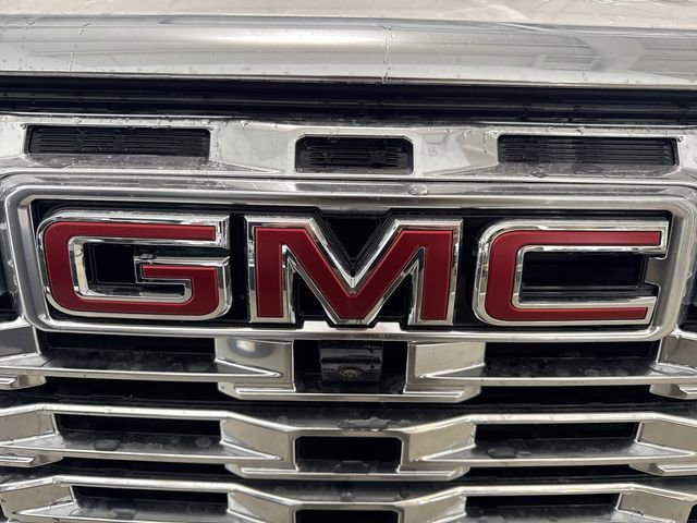 New 2026 GMC Terrain Denali w/ LPO, Floor Liner Package image 32