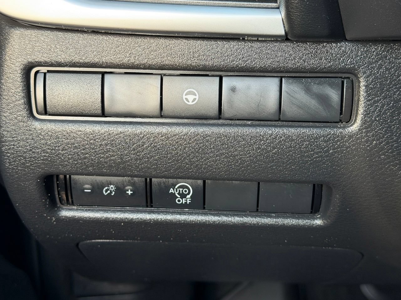 Certified 2023 Nissan Rogue SV FWD image 18