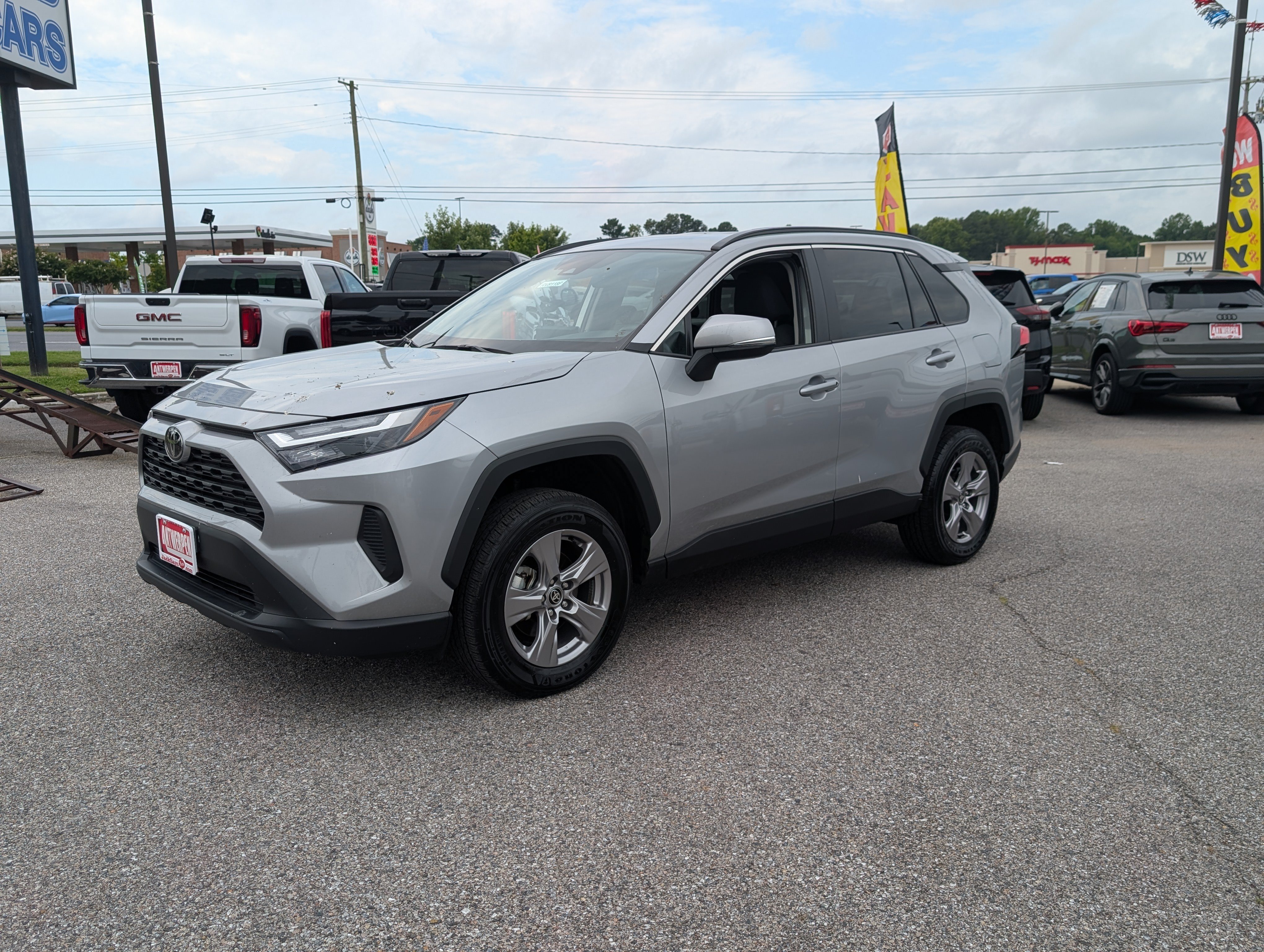 Used 2025 Toyota RAV4 XLE w/ Weather Package AWD/4WD image 7