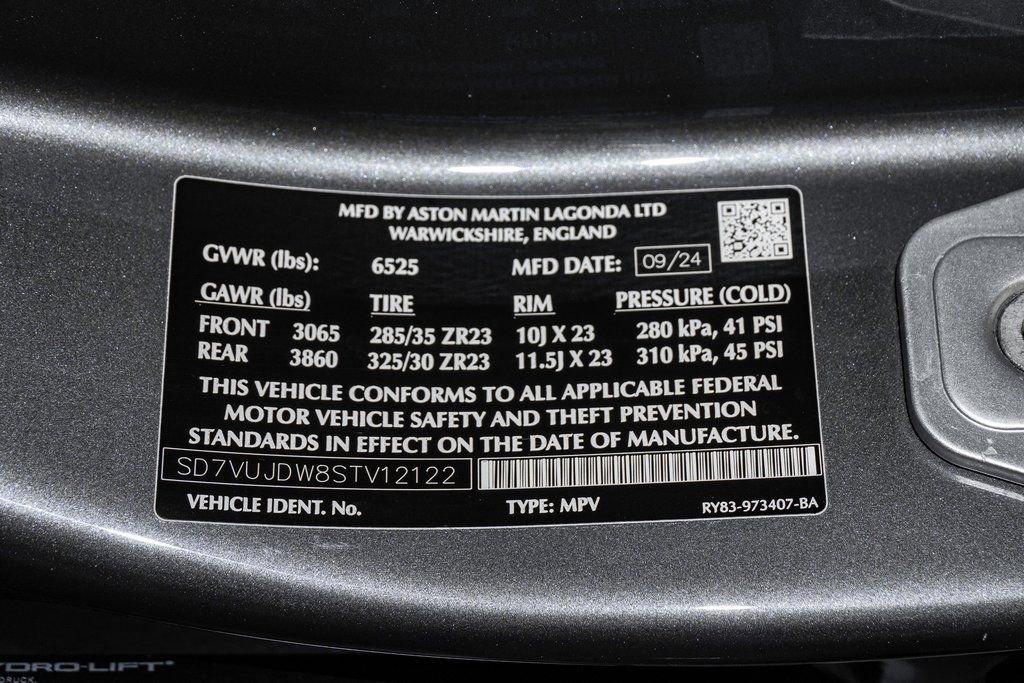 Used 2025 Aston Martin DBX 707 image 34