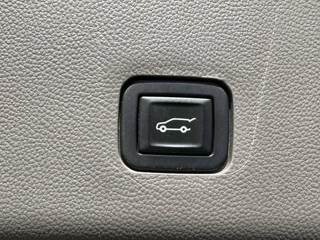 Used 2020 Chevrolet Traverse LT w/ Driver Confidence II Package image 22