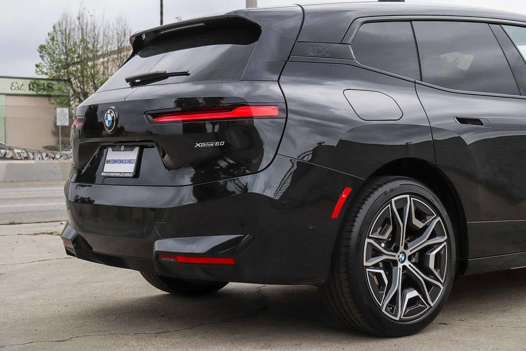 Used 2026 BMW iX xDrive60 w/ Premium Package image 10
