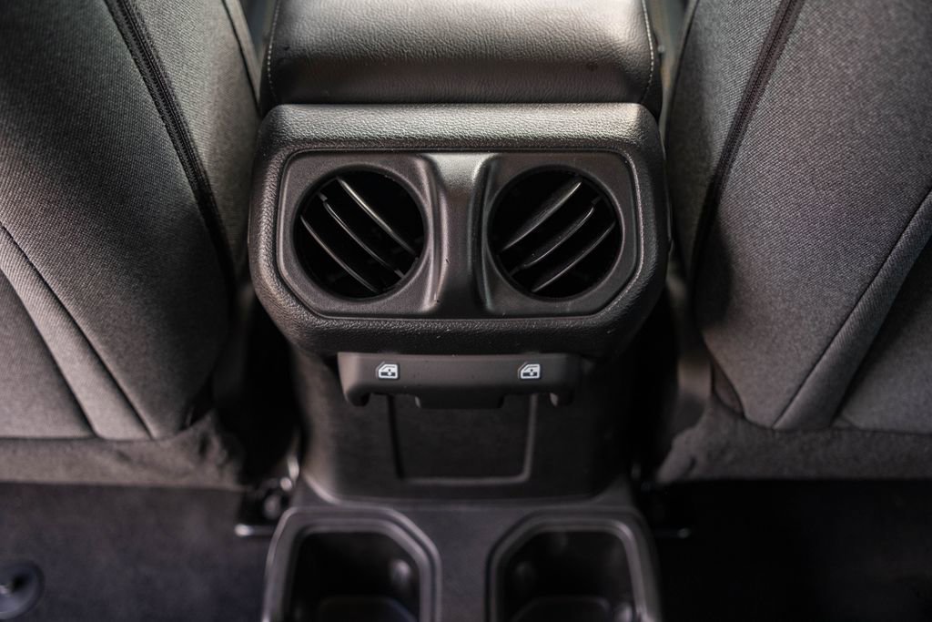 Used 2025 Jeep Wrangler Willys image 15