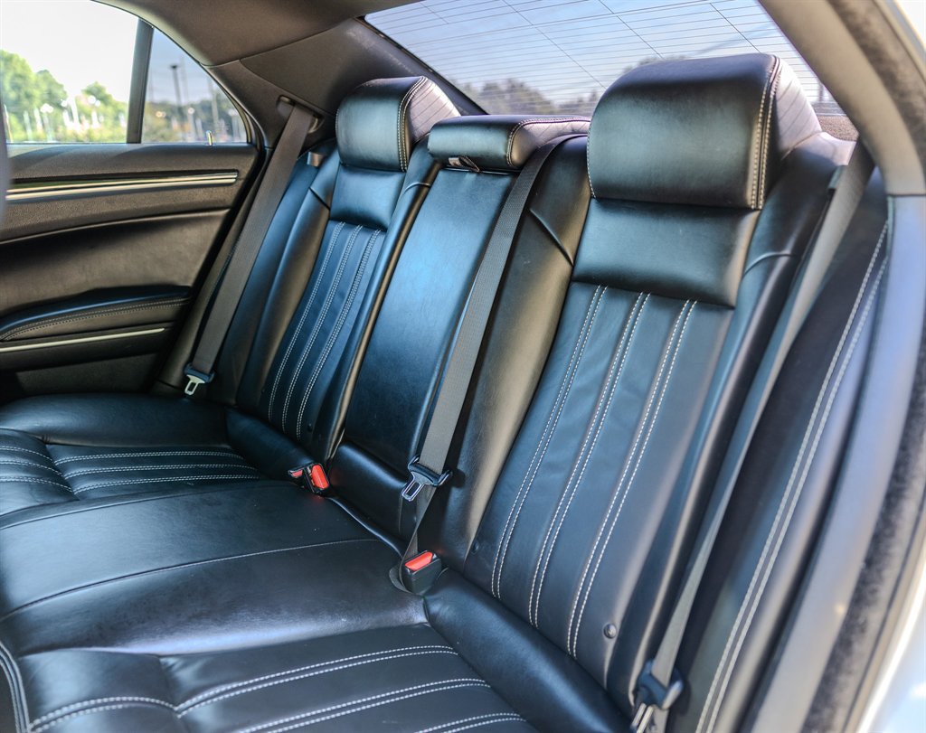 Used 2022 Chrysler 300 S RWD image 28