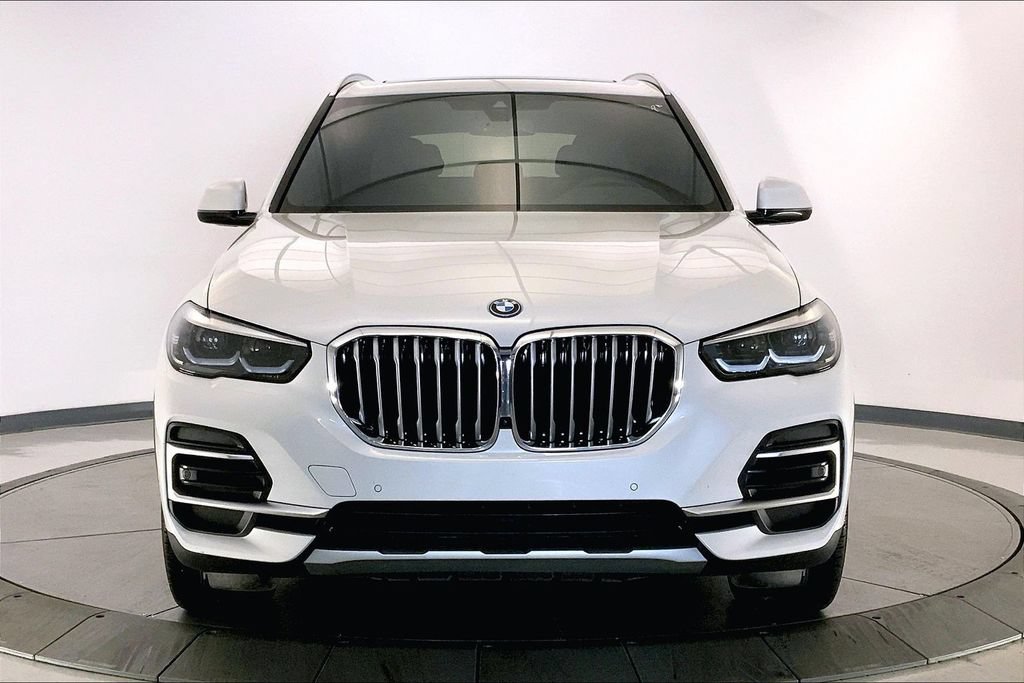 Certified 2023 BMW X5 xDrive45e w/ Luxury Seating Package AWD/4WD image 2