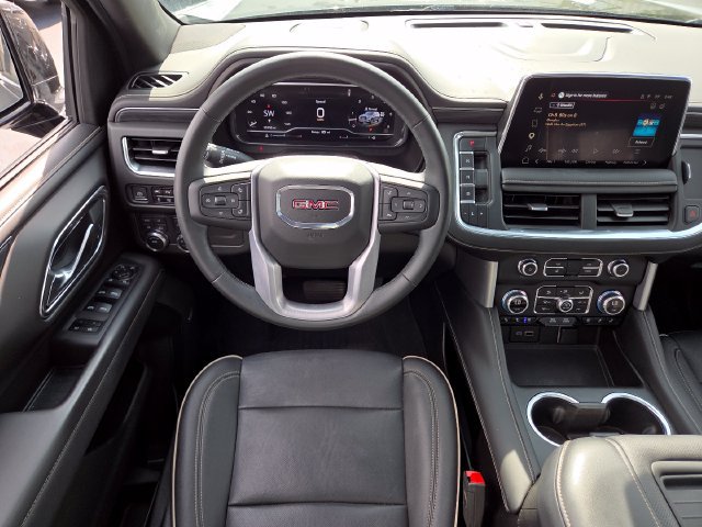 Used 2023 GMC Yukon SLT w/ SLT Luxury Package AWD/4WD image 28