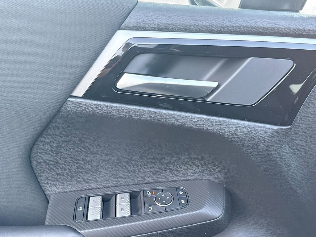 New 2026 Mitsubishi Outlander ES image 18