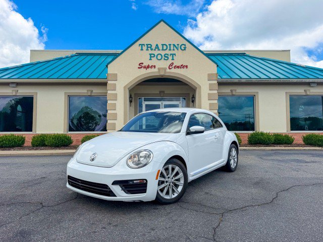 Used 2018 Volkswagen Beetle 2.0T S w/ Style & Comfort Package For S FWD image 2