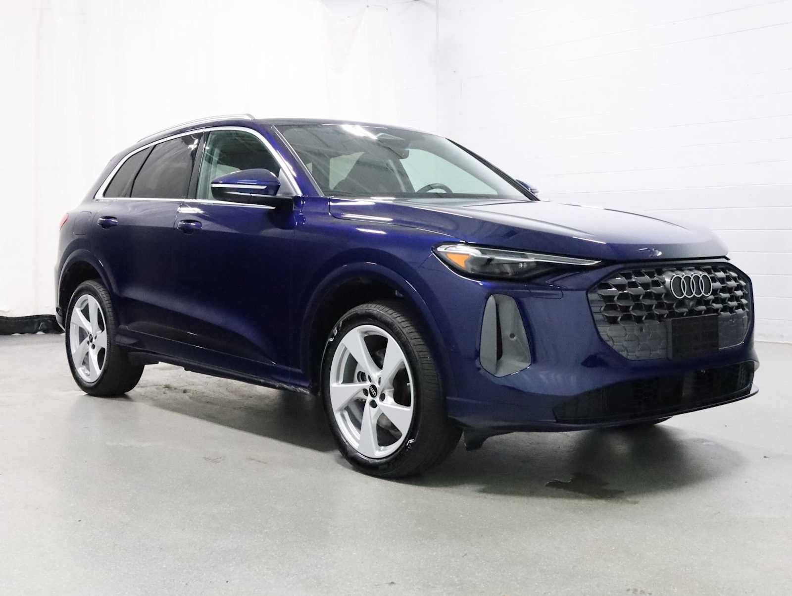 Certified 2025 Audi Q5 Premium AWD/4WD image 13