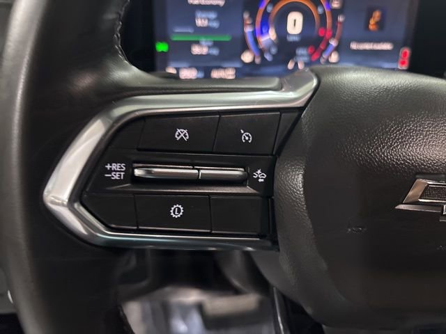 Used 2025 Chevrolet Suburban Z71 image 12