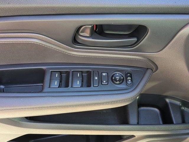 Used 2019 Honda Odyssey EX image 17