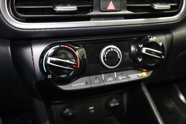 Used 2022 Hyundai Kona SE image 19