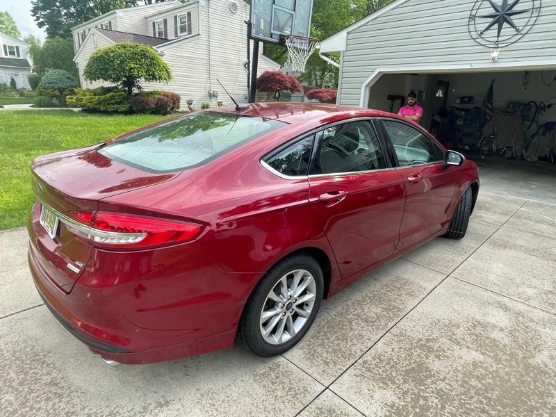 Used 2017 Ford Fusion SE w/ Fusion SE Technology Package FWD image 13