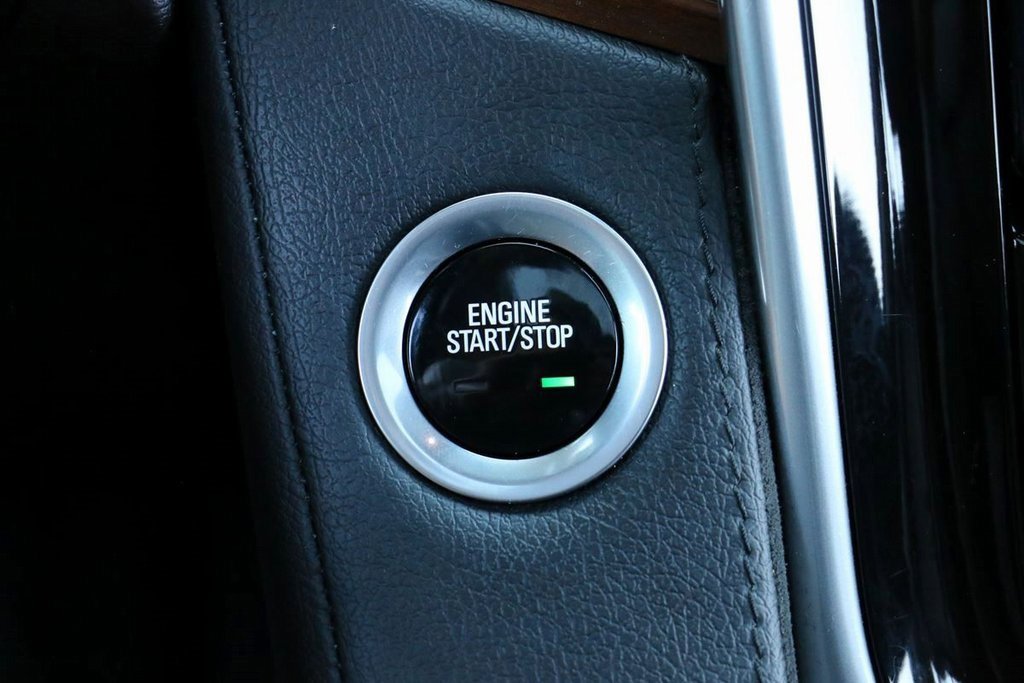 Used 2020 Cadillac Escalade ESV Premium Luxury image 17