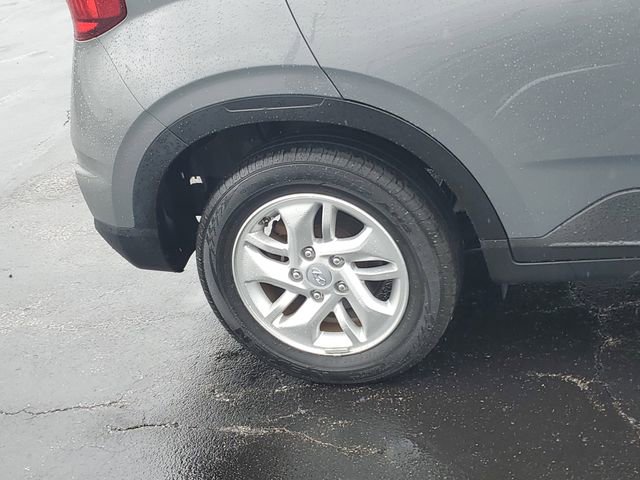 Used 2020 Hyundai Venue SEL FWD image 5