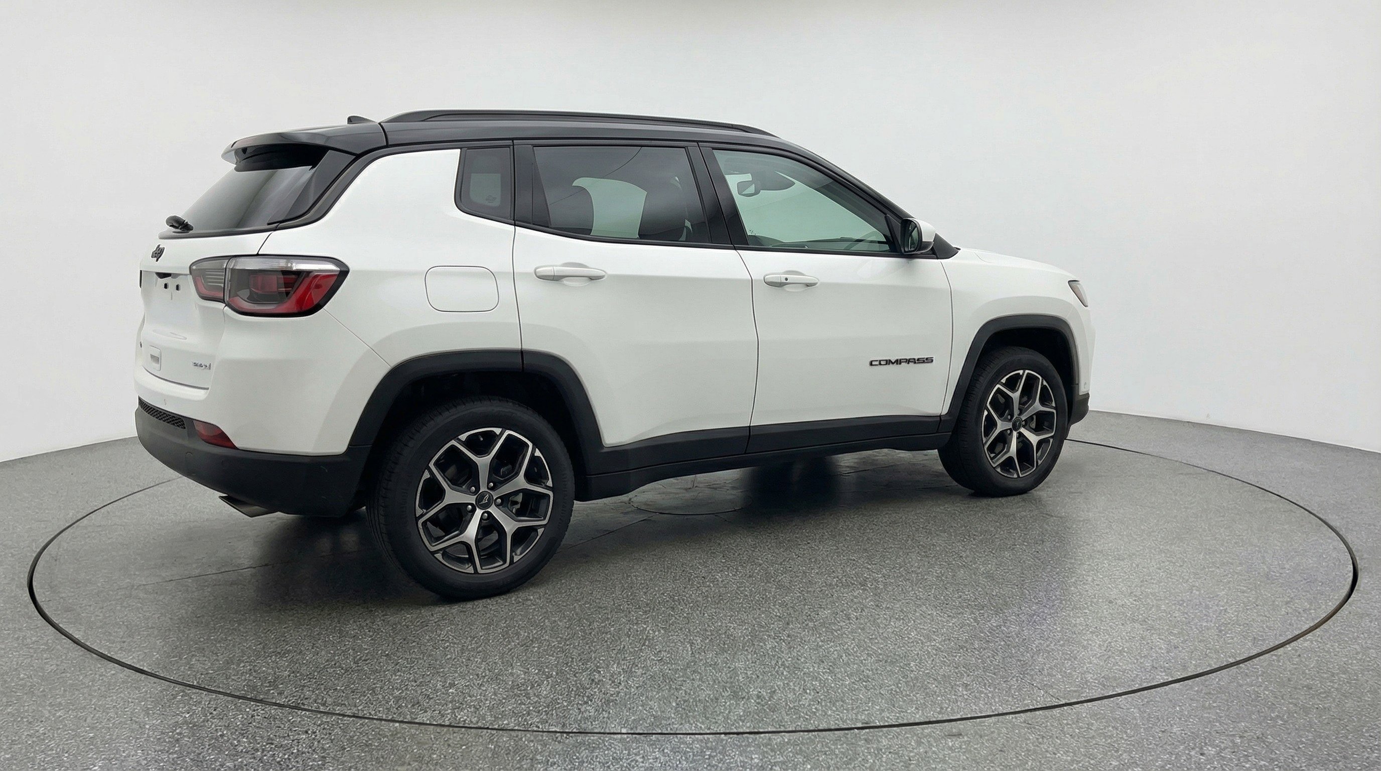 Used 2025 Jeep Compass Limited AWD/4WD image 9