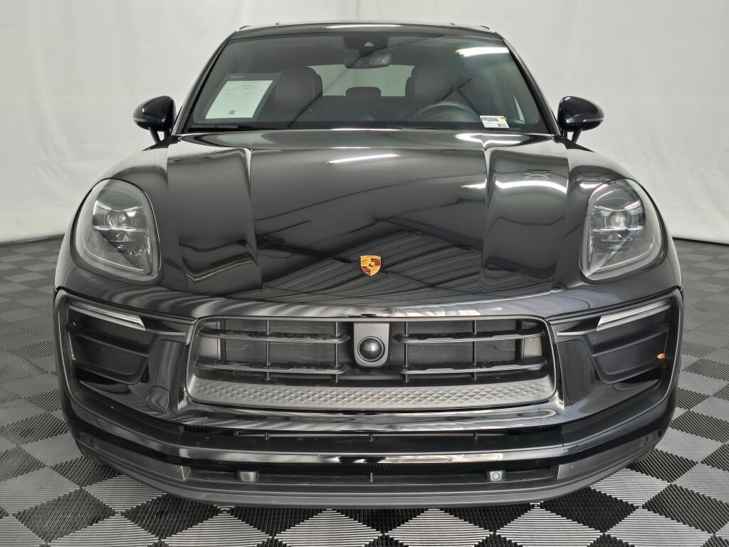 Certified 2024 Porsche Macan AWD/4WD image 11