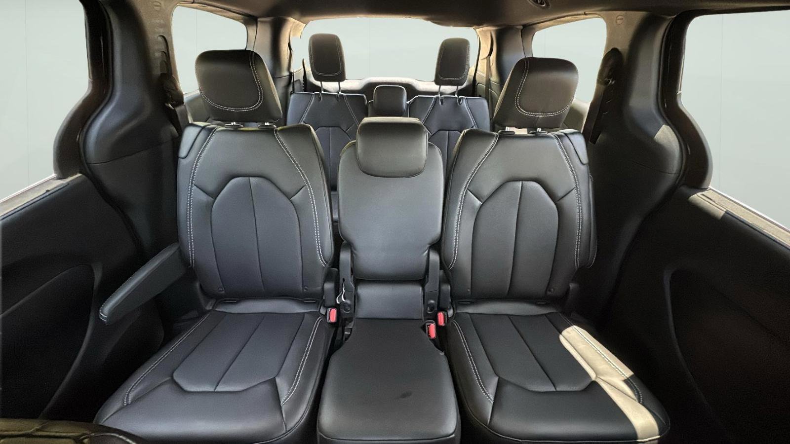 New 2026 Chrysler Pacifica Select image 24