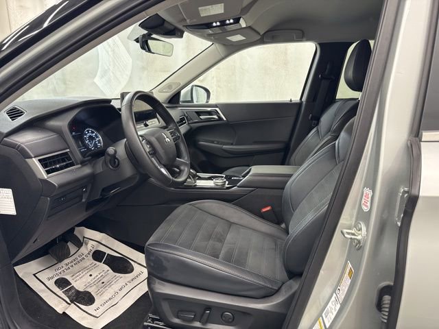 Used 2025 Mitsubishi Outlander SE AWD/4WD image 19