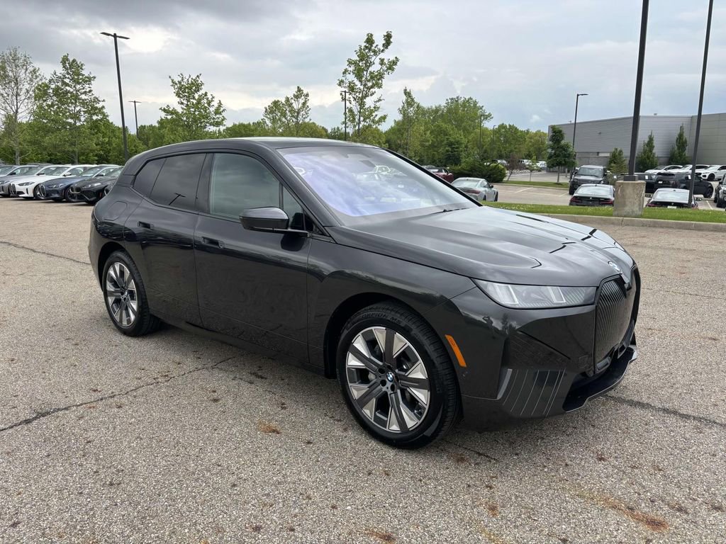New 2026 BMW iX xDrive45 image 1